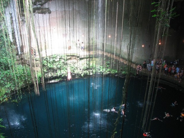 Cenote (cavernas alagadas) Ikil no México.