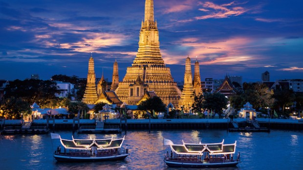 Templo Wat Arun, que fica na margem oeste do rio Chao Phraya